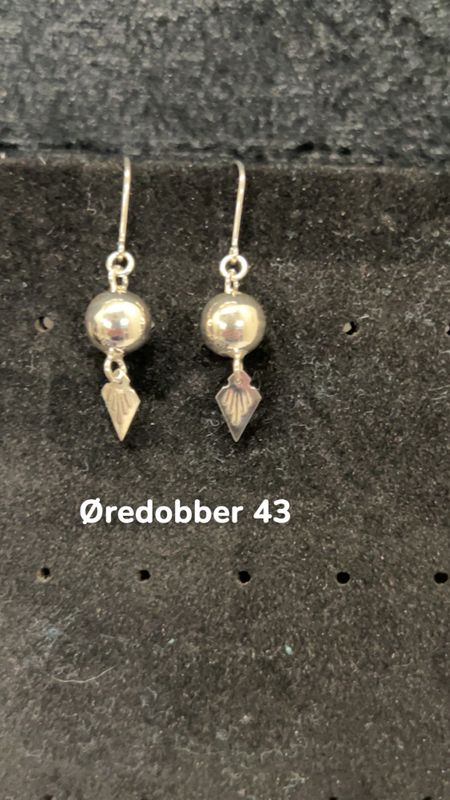 Øredobber 43